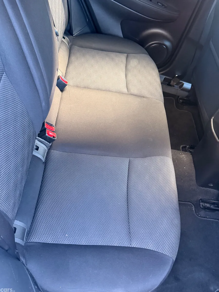 Nissan Qashqai SUV, Diesel, 2017, Grey