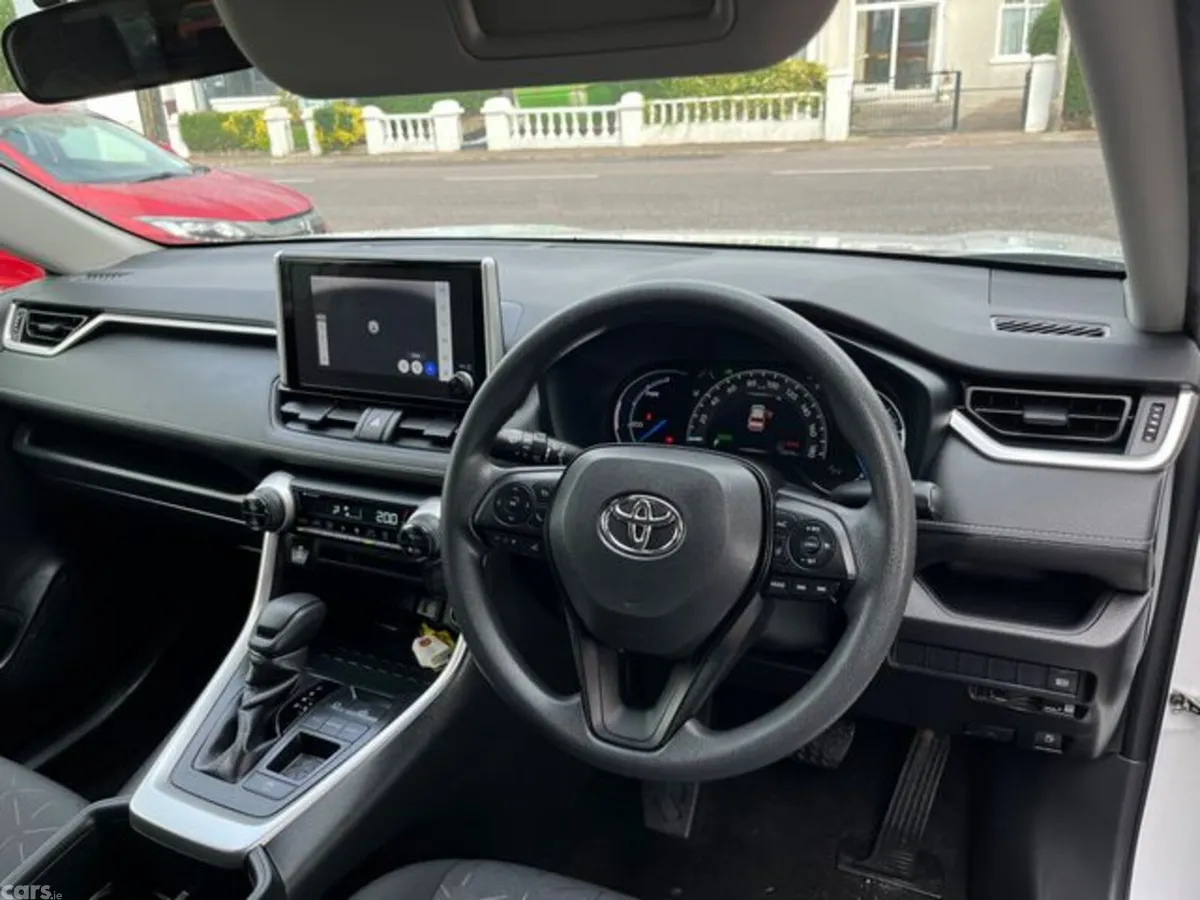 Toyota RAV4 SUV, Petrol Hybrid, 2023, White