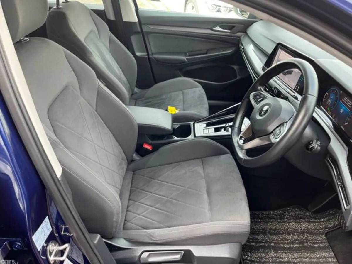 Volkswagen Golf Hatchback, Diesel, 2023, Blue