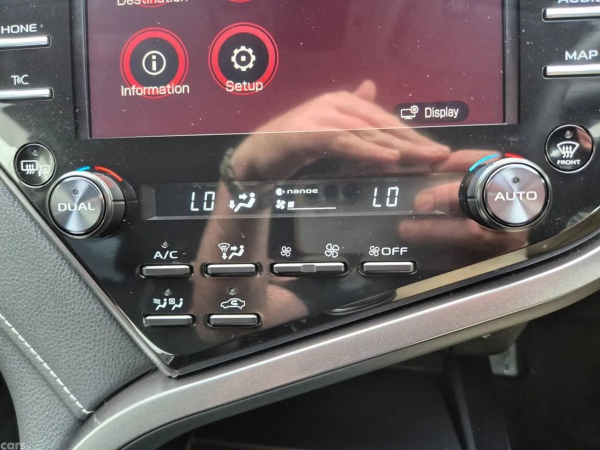 Toyota Camry Saloon, Petrol Hybrid, 2020, Red