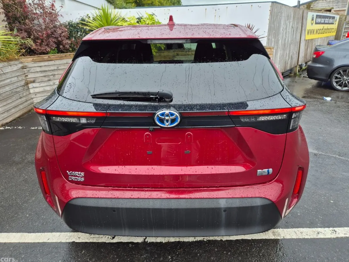 Toyota Yaris Cross SUV, Petrol Hybrid, 2022, Red