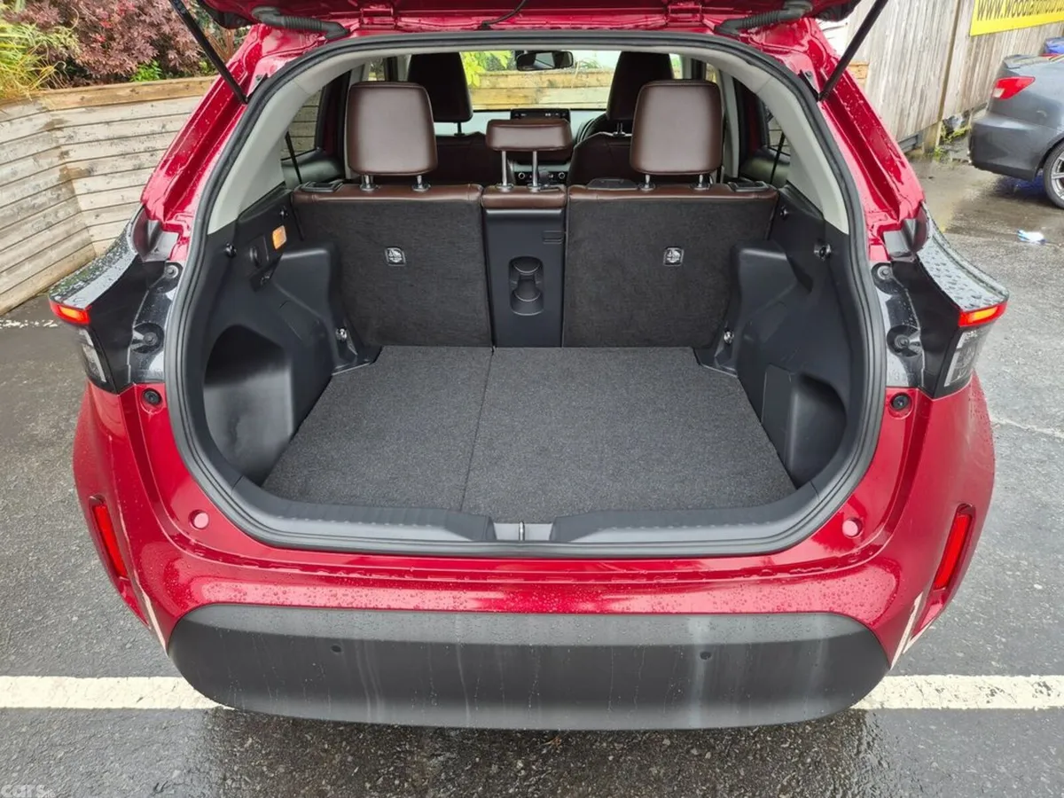 Toyota Yaris Cross SUV, Petrol Hybrid, 2022, Red