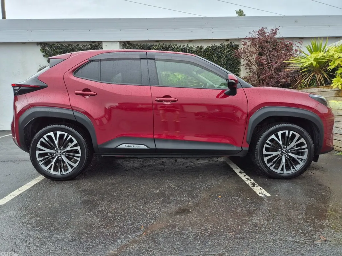Toyota Yaris Cross SUV, Petrol Hybrid, 2022, Red