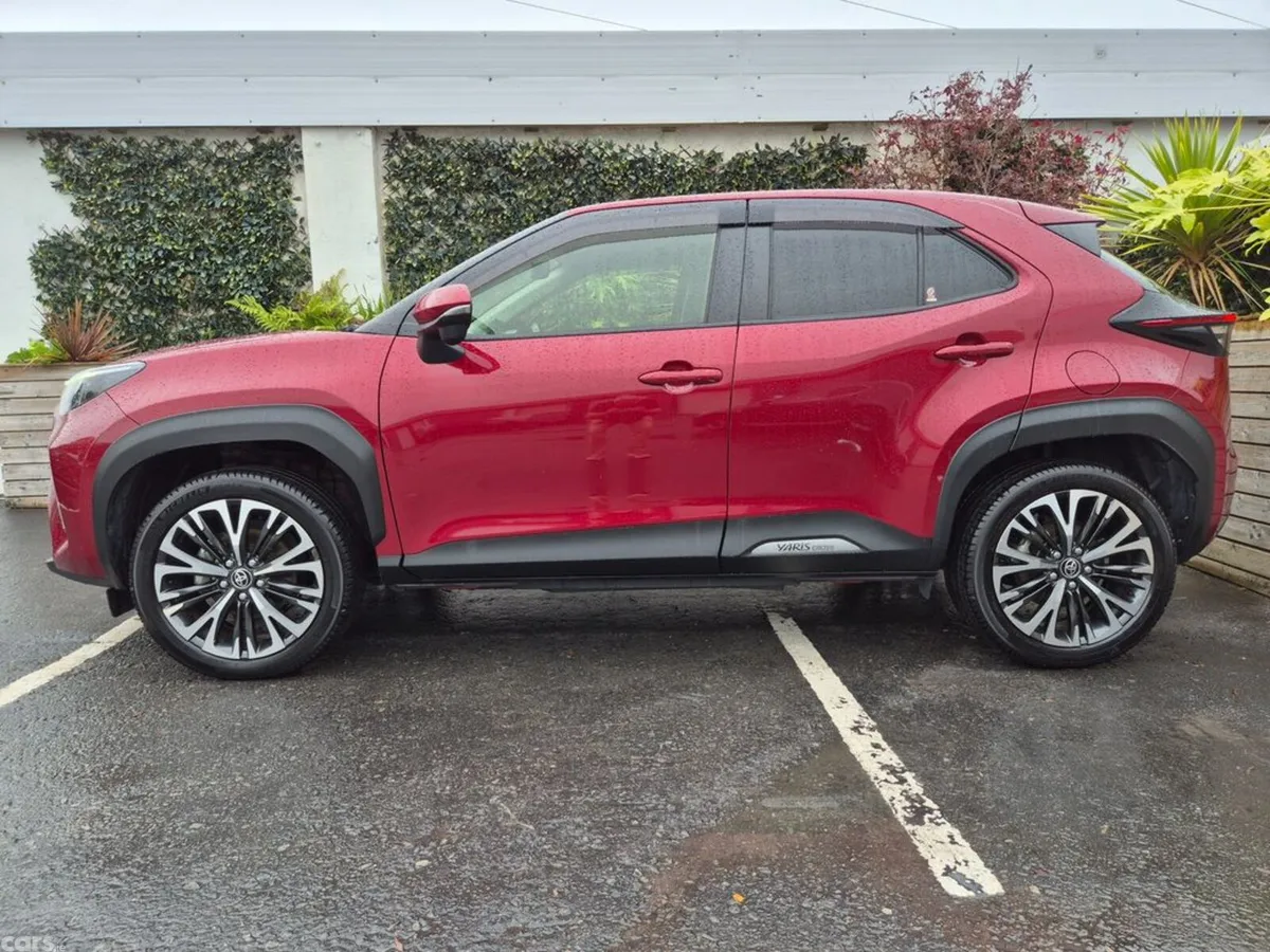 Toyota Yaris Cross SUV, Petrol Hybrid, 2022, Red