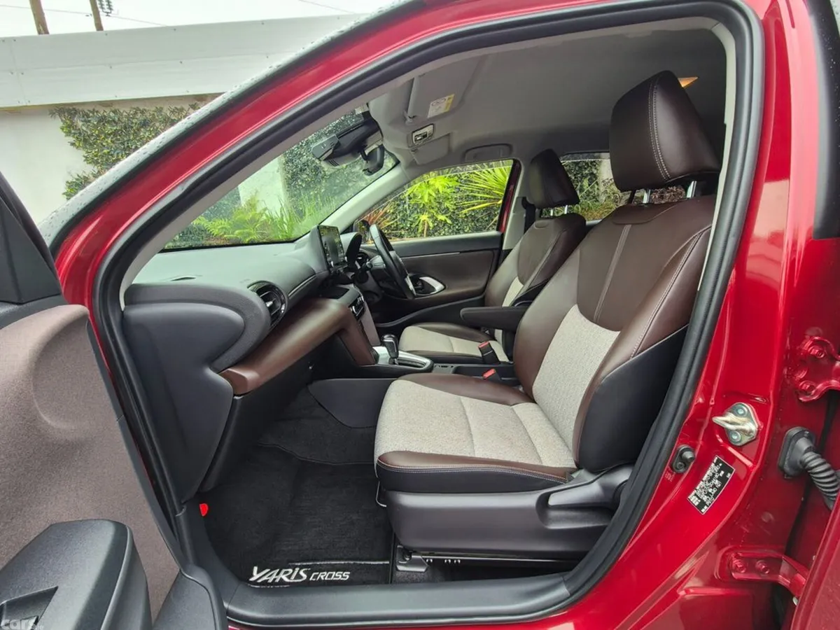 Toyota Yaris Cross SUV, Petrol Hybrid, 2022, Red