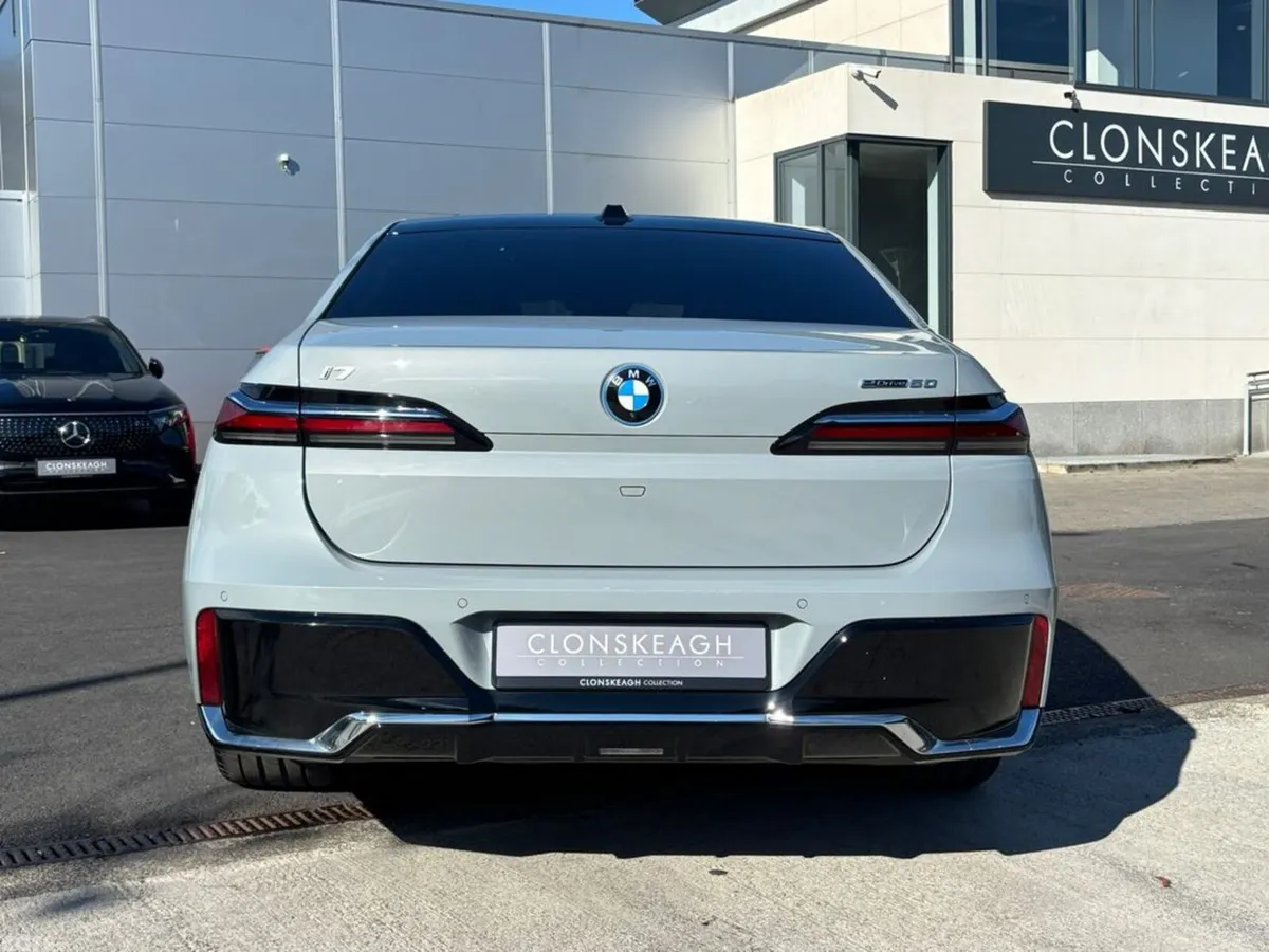 BMW i7 Saloon, Electric, 2024, Grey