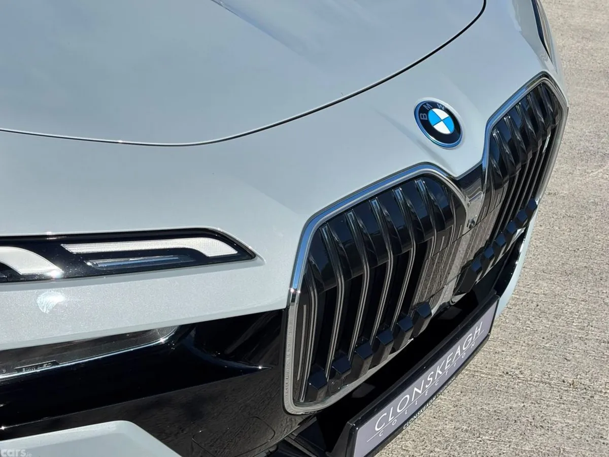 BMW i7 Saloon, Electric, 2024, Grey