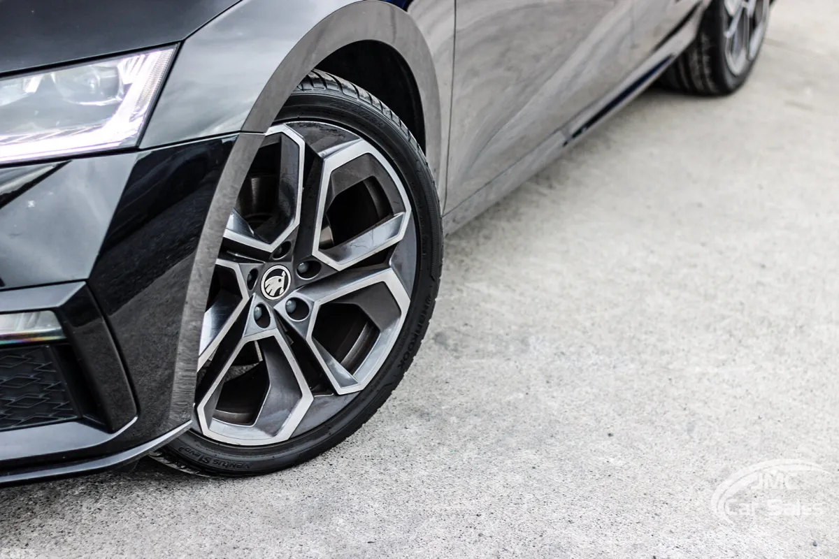 Skoda Octavia Saloon, Diesel, 2022, Black