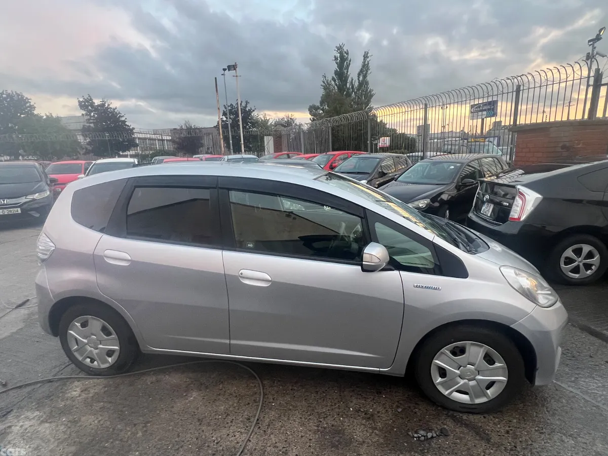 Honda Fit Hatchback, Petrol Hybrid, 2013, Silver