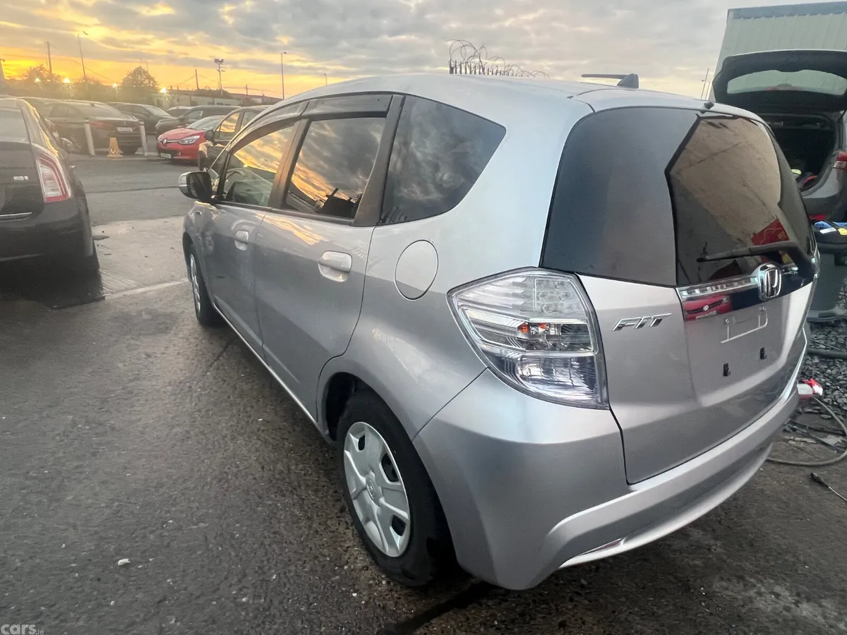 Honda Fit Hatchback, Petrol Hybrid, 2013, Silver