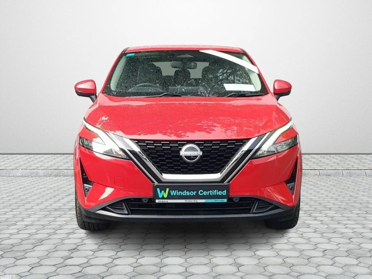 Nissan Qashqai MPV, Petrol, 2023, Red