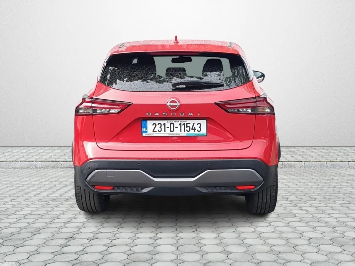 Nissan Qashqai MPV, Petrol, 2023, Red