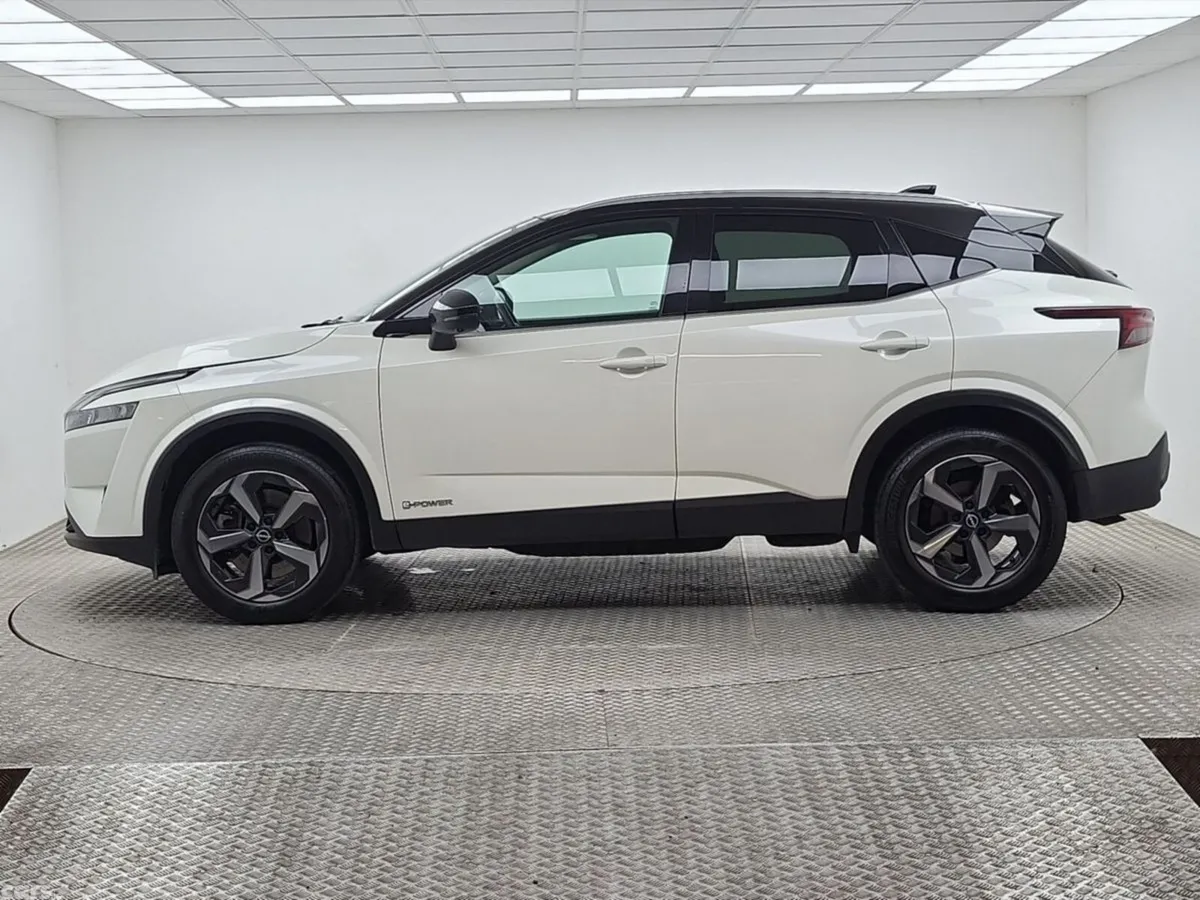 Nissan Qashqai MPV, Petrol, 2024, White