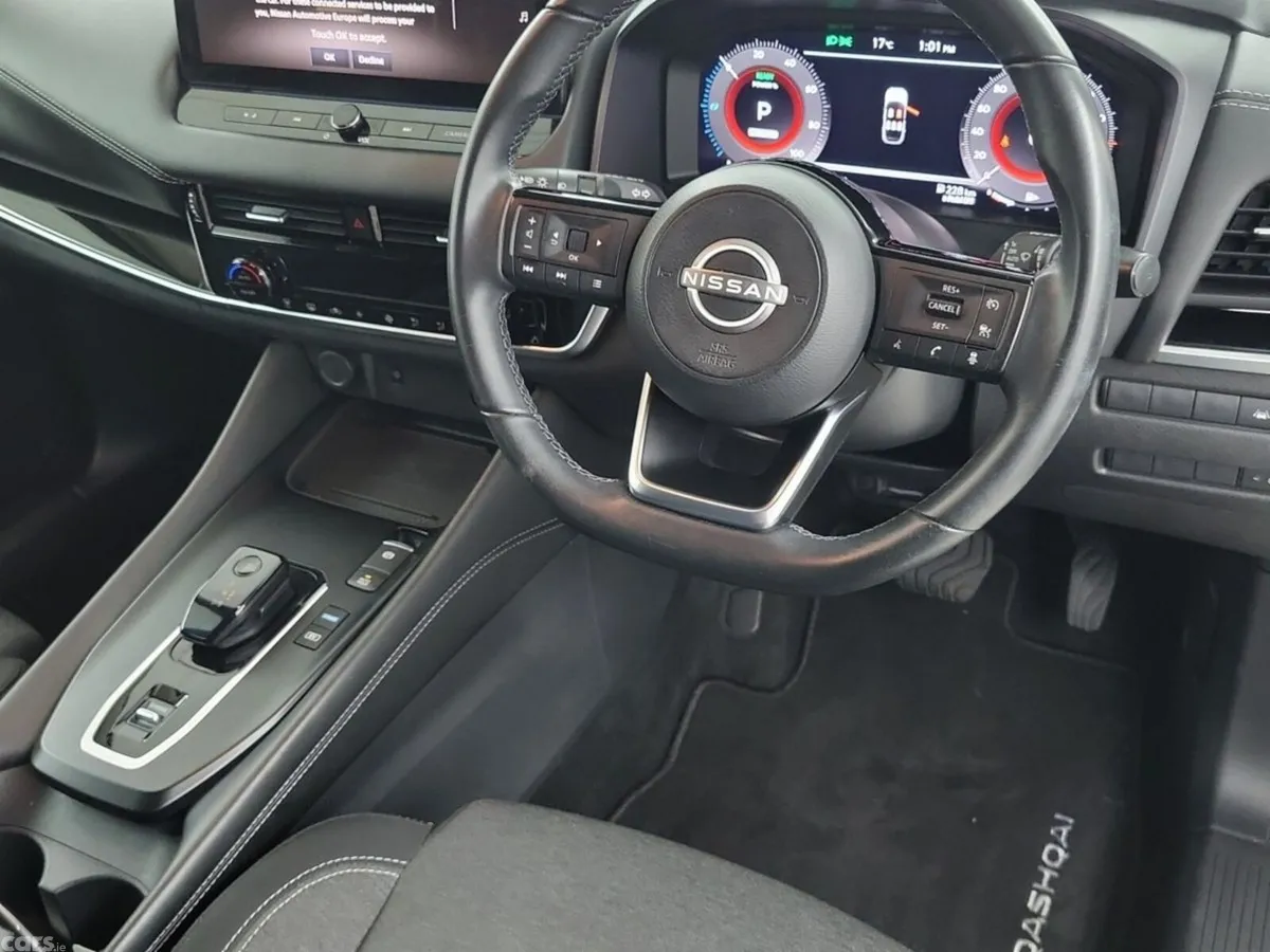 Nissan Qashqai MPV, Petrol, 2024, White