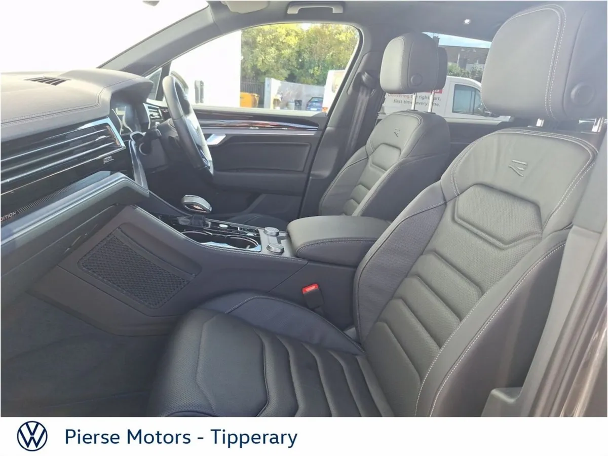 Volkswagen Touareg SUV, Petrol Plug-in Hybrid, 2026, Grey