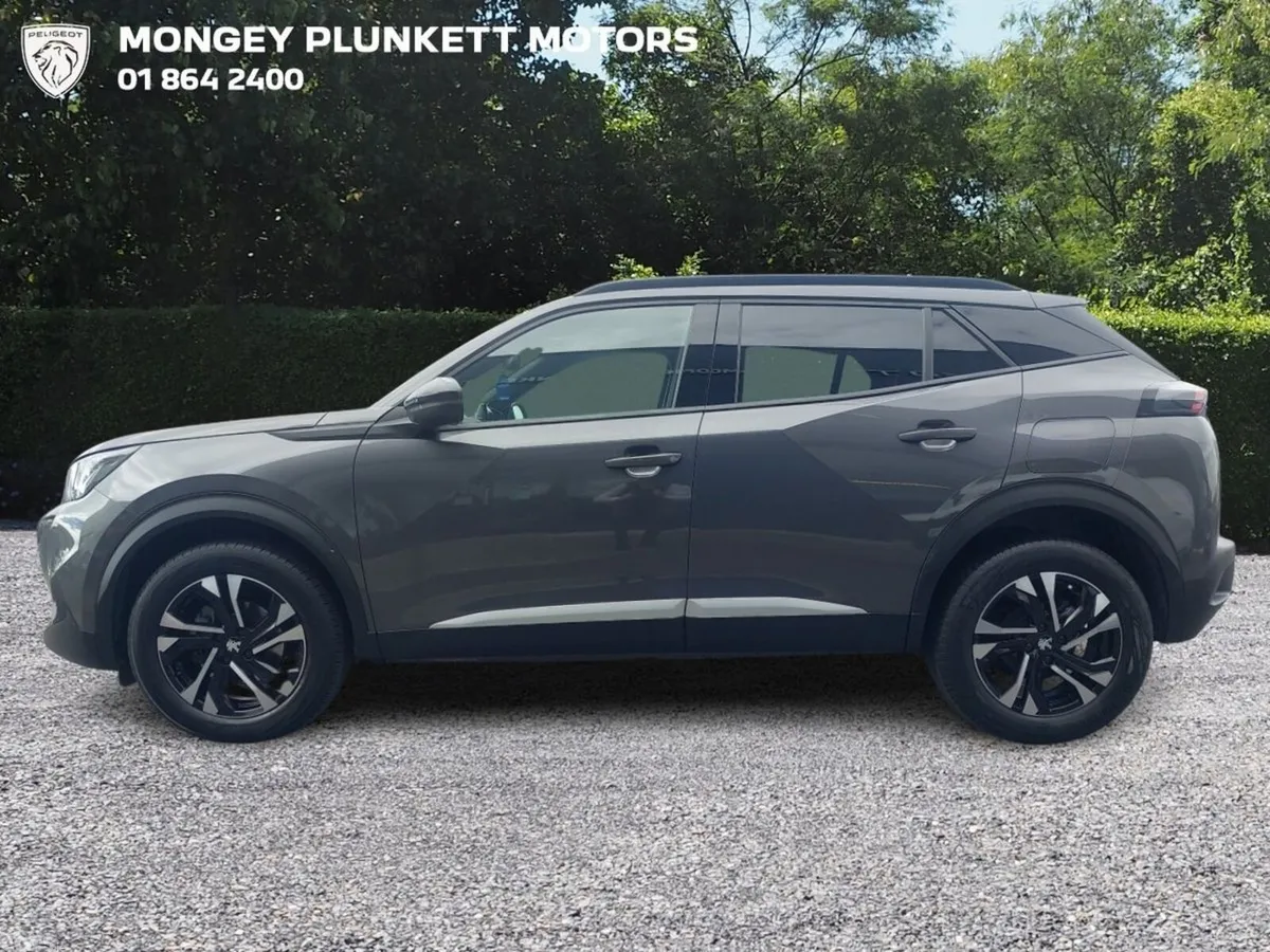 Peugeot 2008 MPV, Petrol, 2023, Grey
