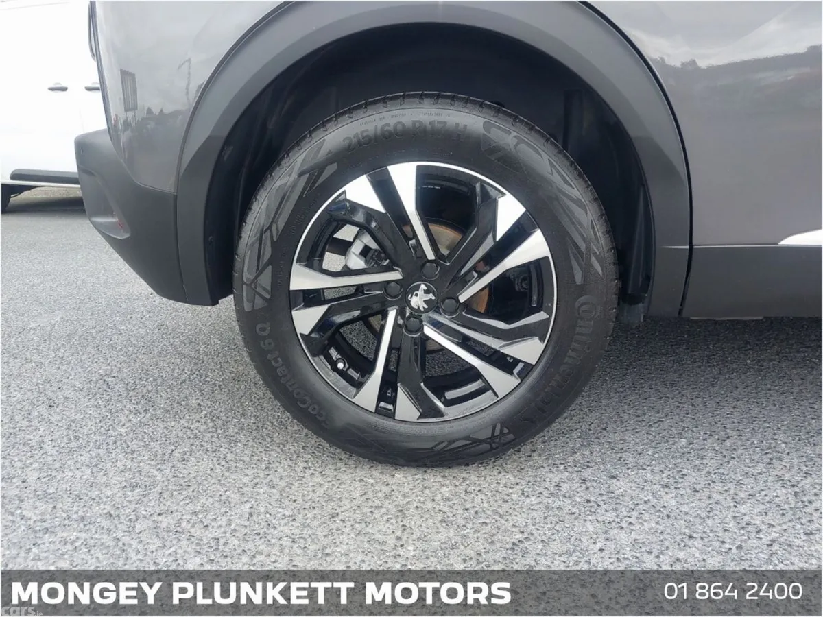 Peugeot 2008 MPV, Petrol, 2023, Grey