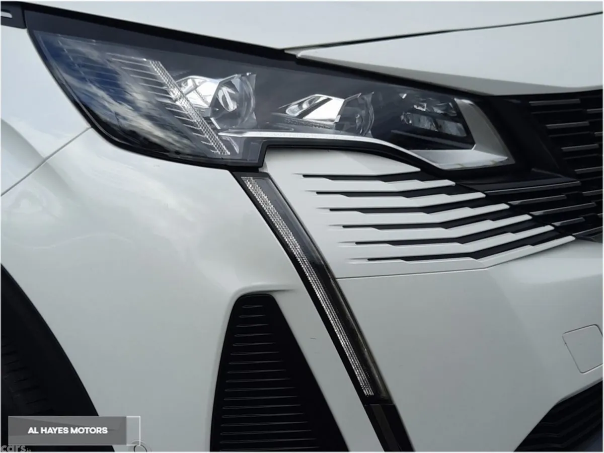 Peugeot 5008 MPV, Diesel, 2024, White