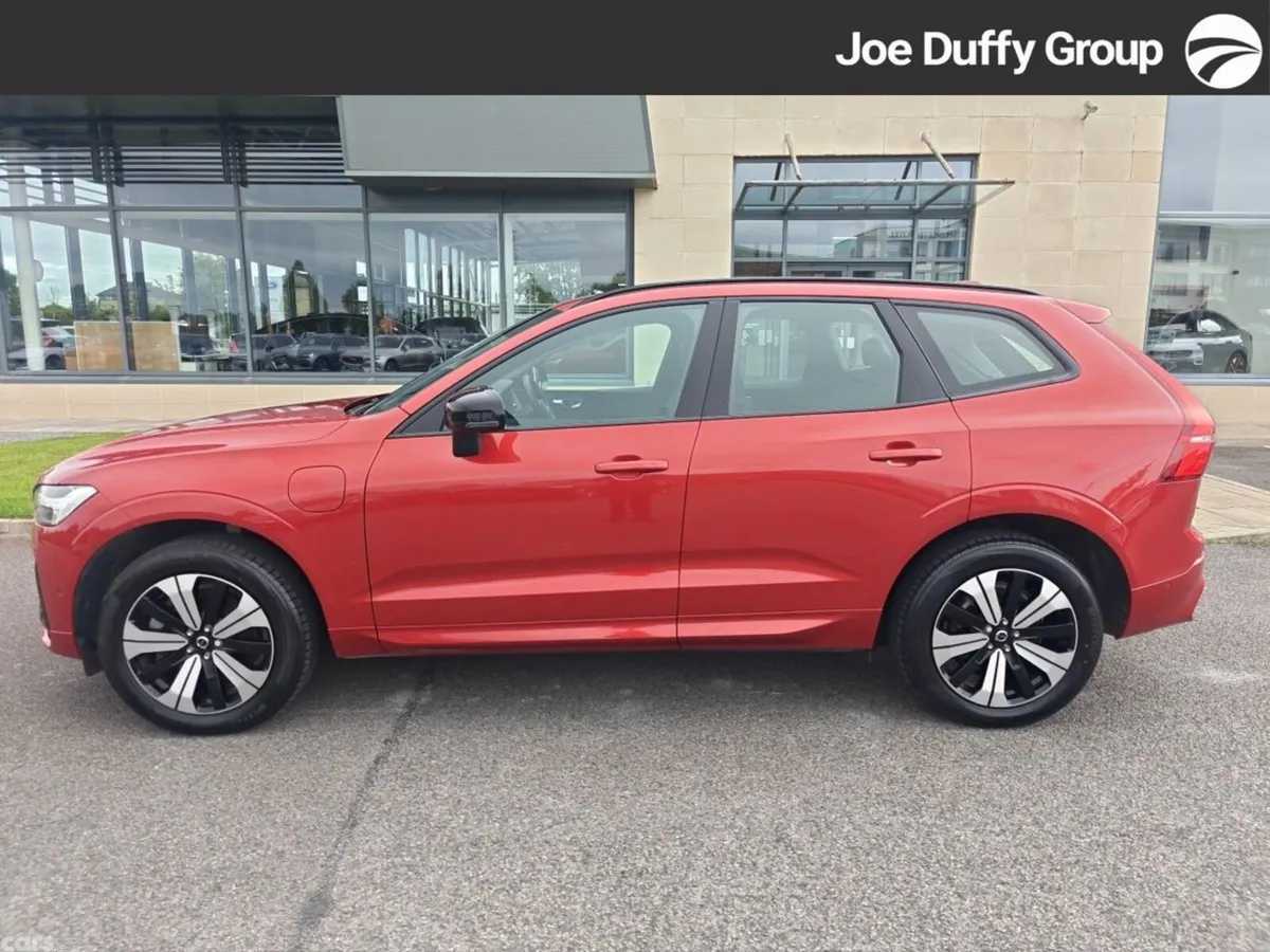 Volvo XC60 SUV, Petrol Hybrid, 2024, Red