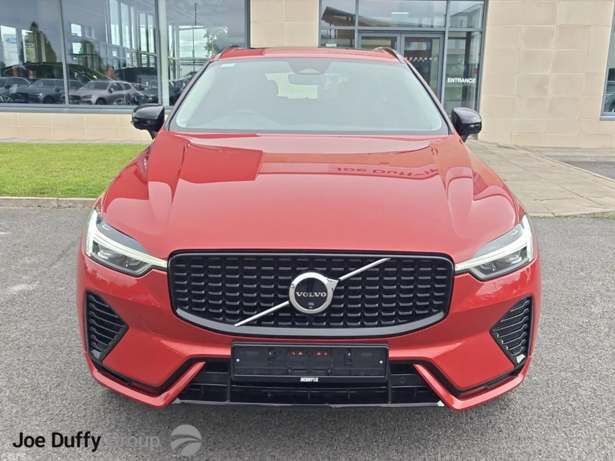 Volvo XC60 SUV, Petrol Hybrid, 2024, Red