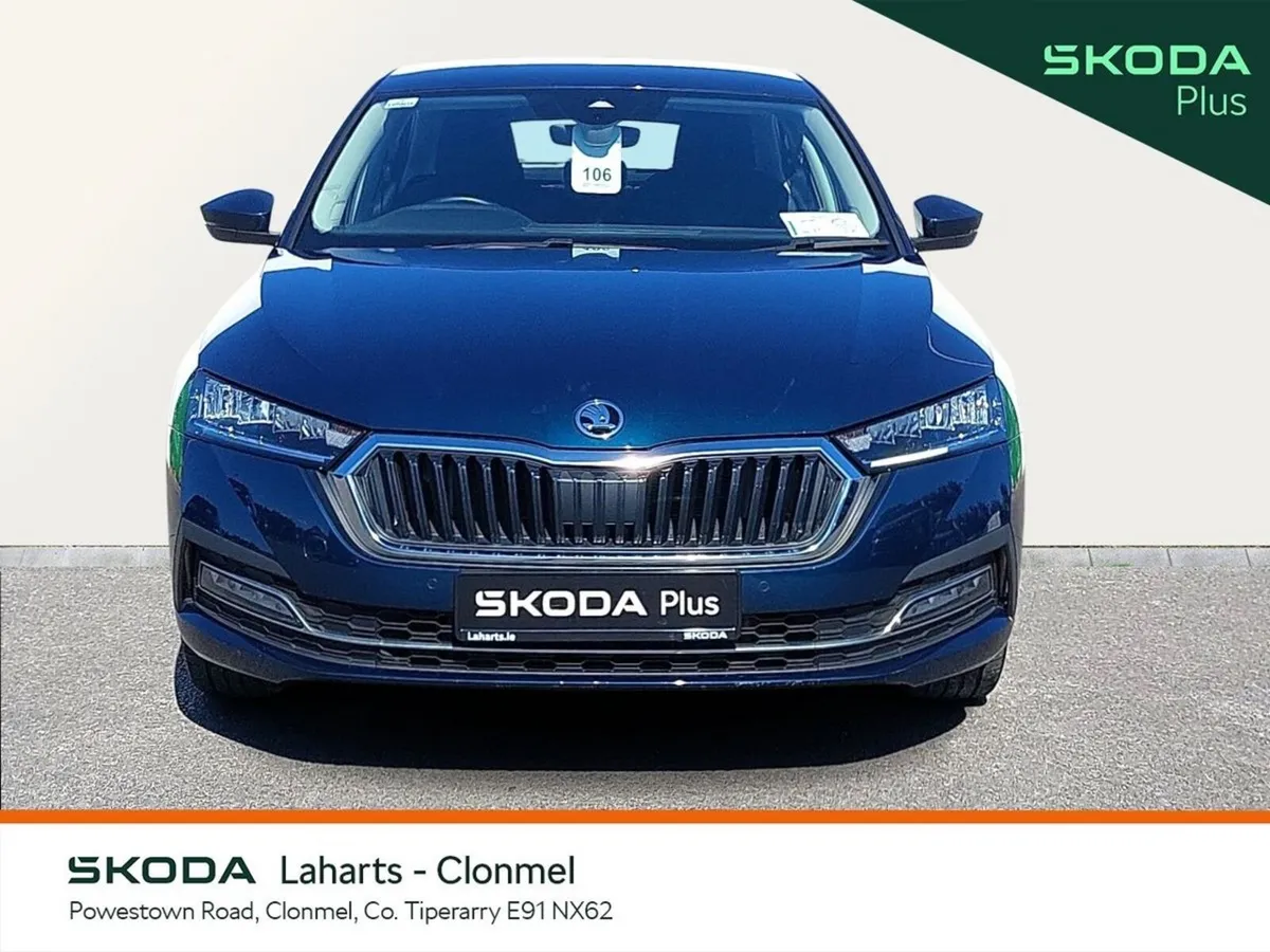 Skoda Octavia Saloon, Petrol, 2024, Blue