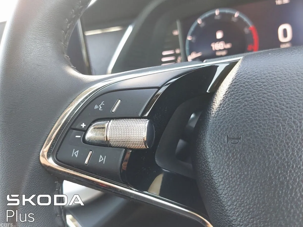 Skoda Octavia Saloon, Petrol, 2024, Blue