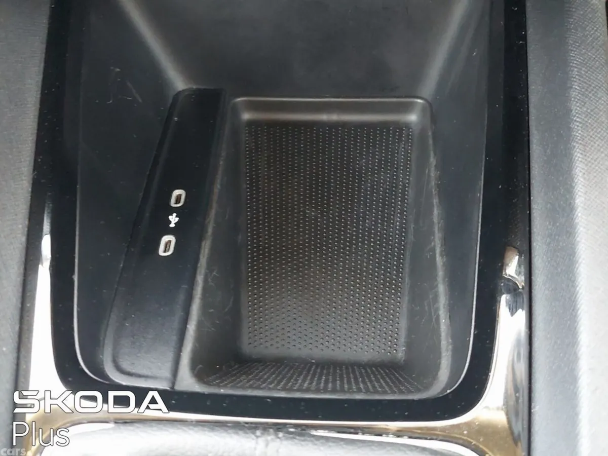 Skoda Octavia Saloon, Petrol, 2024, Blue
