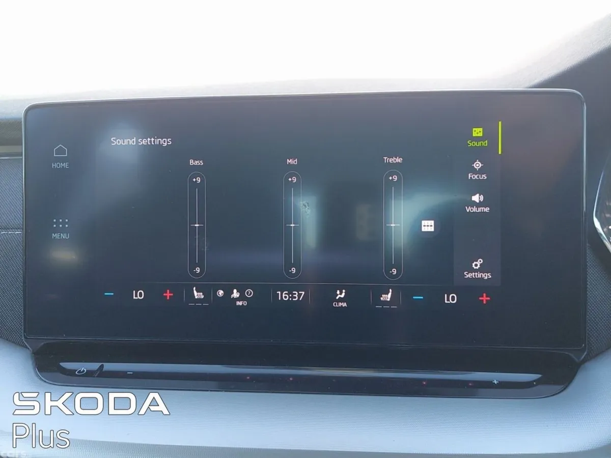 Skoda Octavia Saloon, Petrol, 2024, Blue