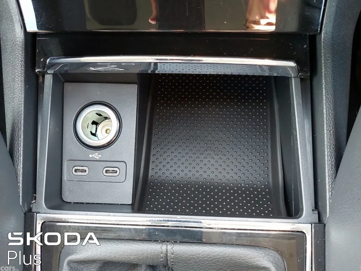 Skoda Karoq SUV, Diesel, 2023, Grey