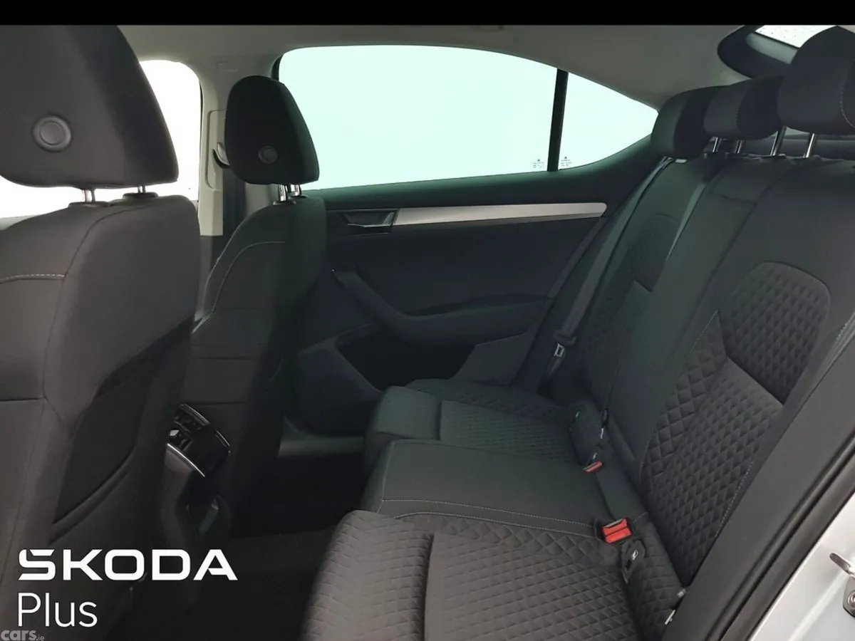 Skoda Superb Saloon, Diesel, 2024, Silver