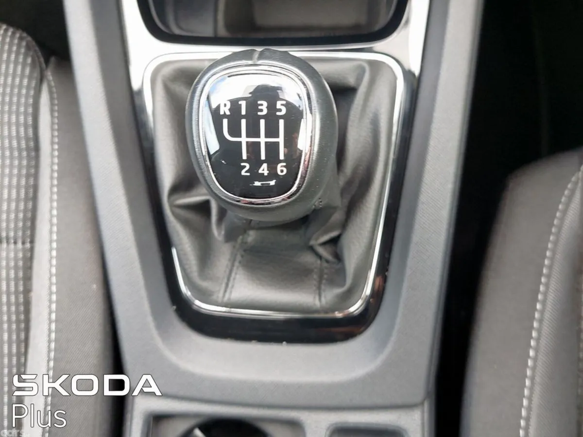 Skoda Octavia Saloon, Petrol, 2024, Blue