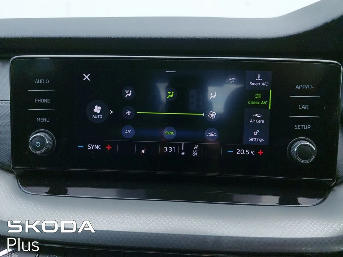 Skoda Octavia Saloon, Petrol, 2024, Blue
