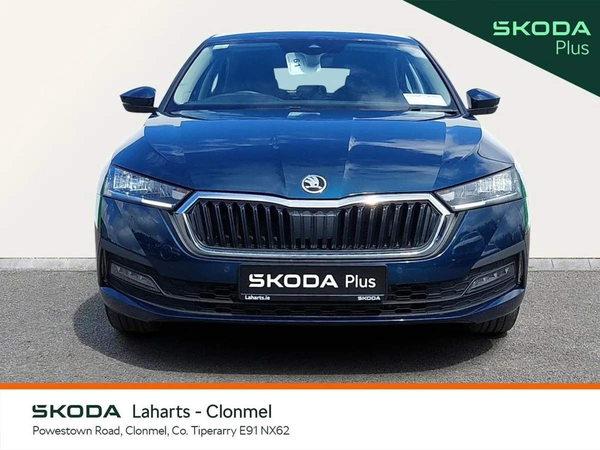 Skoda Octavia Saloon, Petrol, 2024, Blue