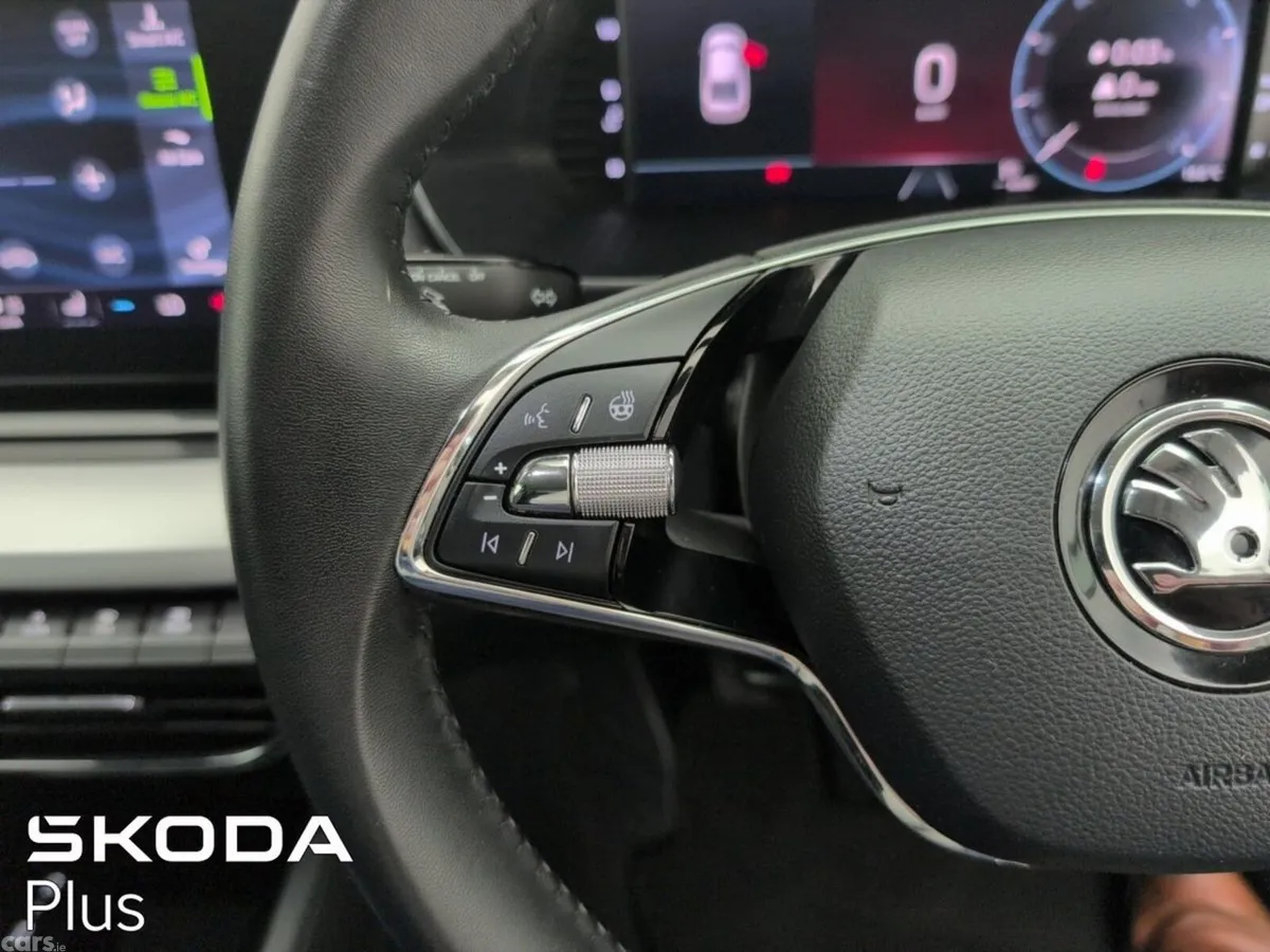 Skoda Octavia Saloon, Diesel, 2023, Grey