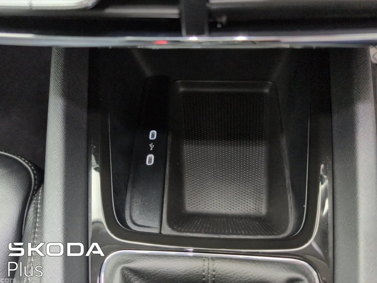Skoda Octavia Saloon, Diesel, 2023, Grey