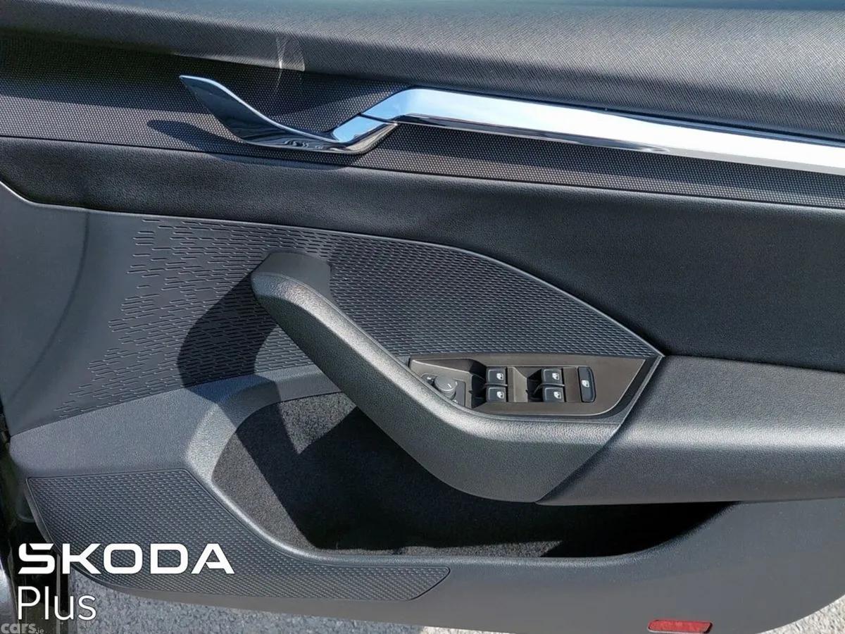 Skoda Octavia Saloon, Diesel, 2024, Black