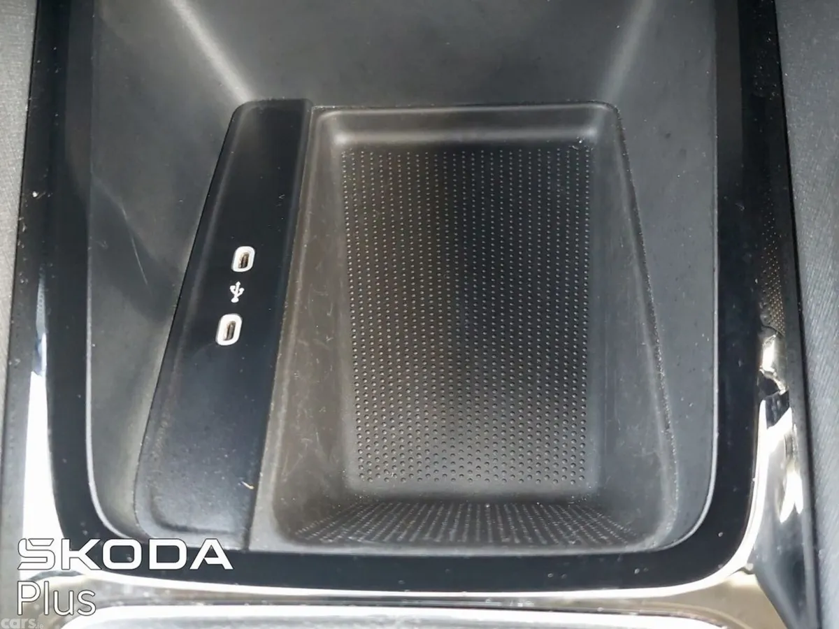 Skoda Octavia Saloon, Diesel, 2024, Black