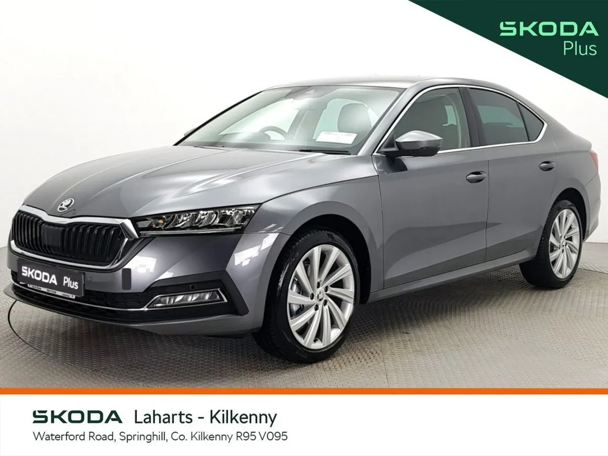 Skoda Octavia Saloon, Diesel, 2023, Grey
