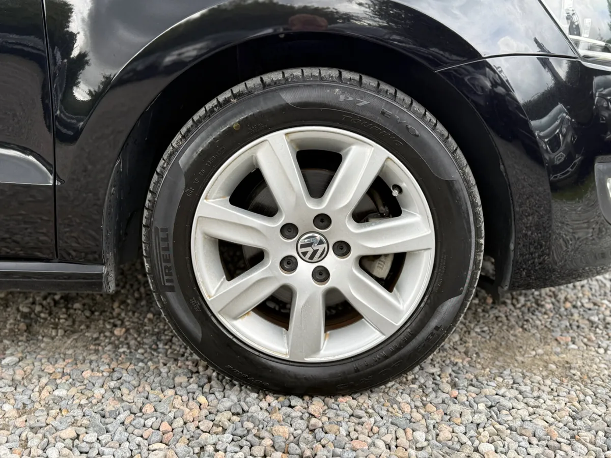 Volkswagen Polo Hatchback, Petrol, 2013, Black