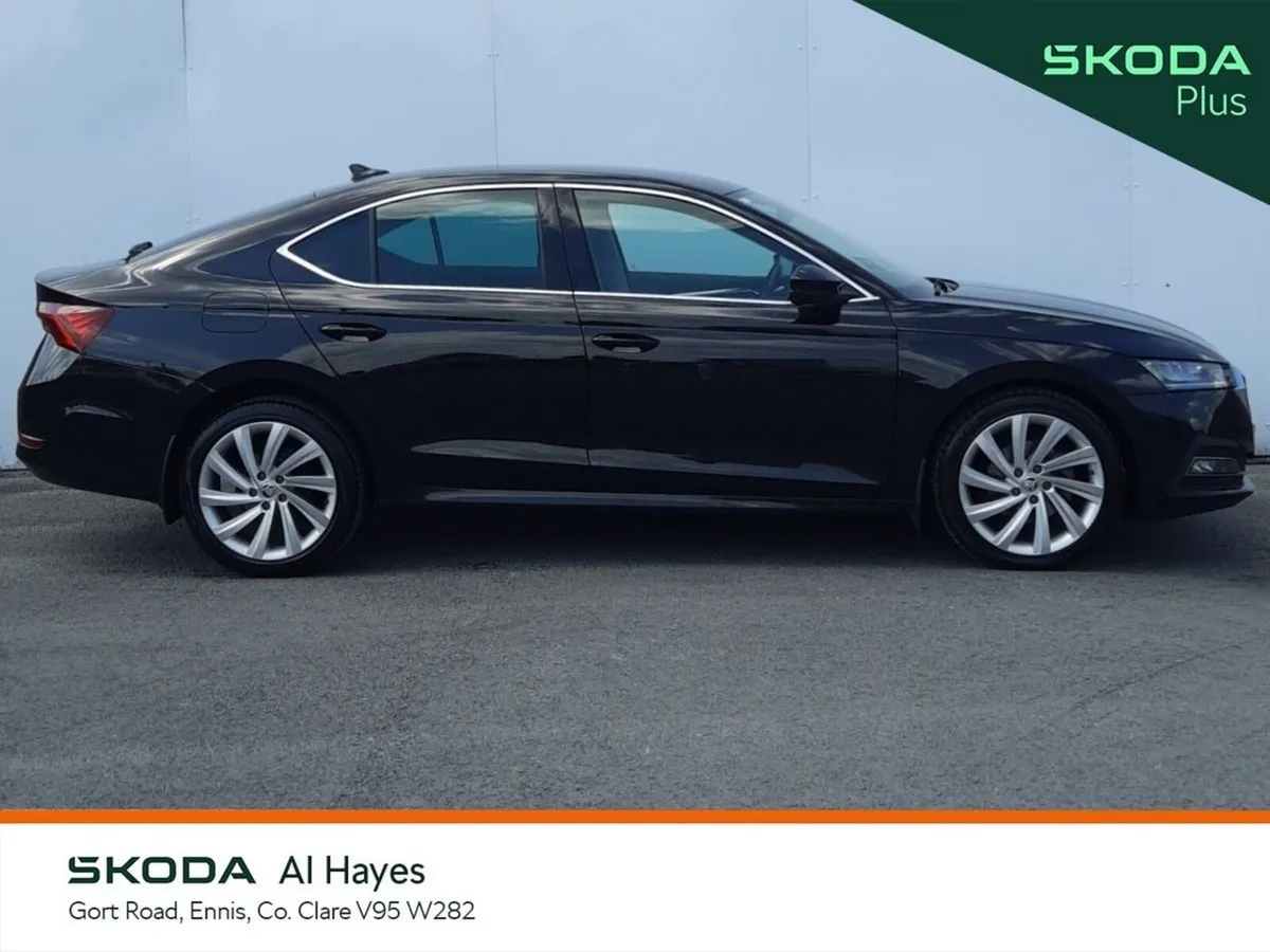 Skoda Octavia Saloon, Petrol, 2023, Black