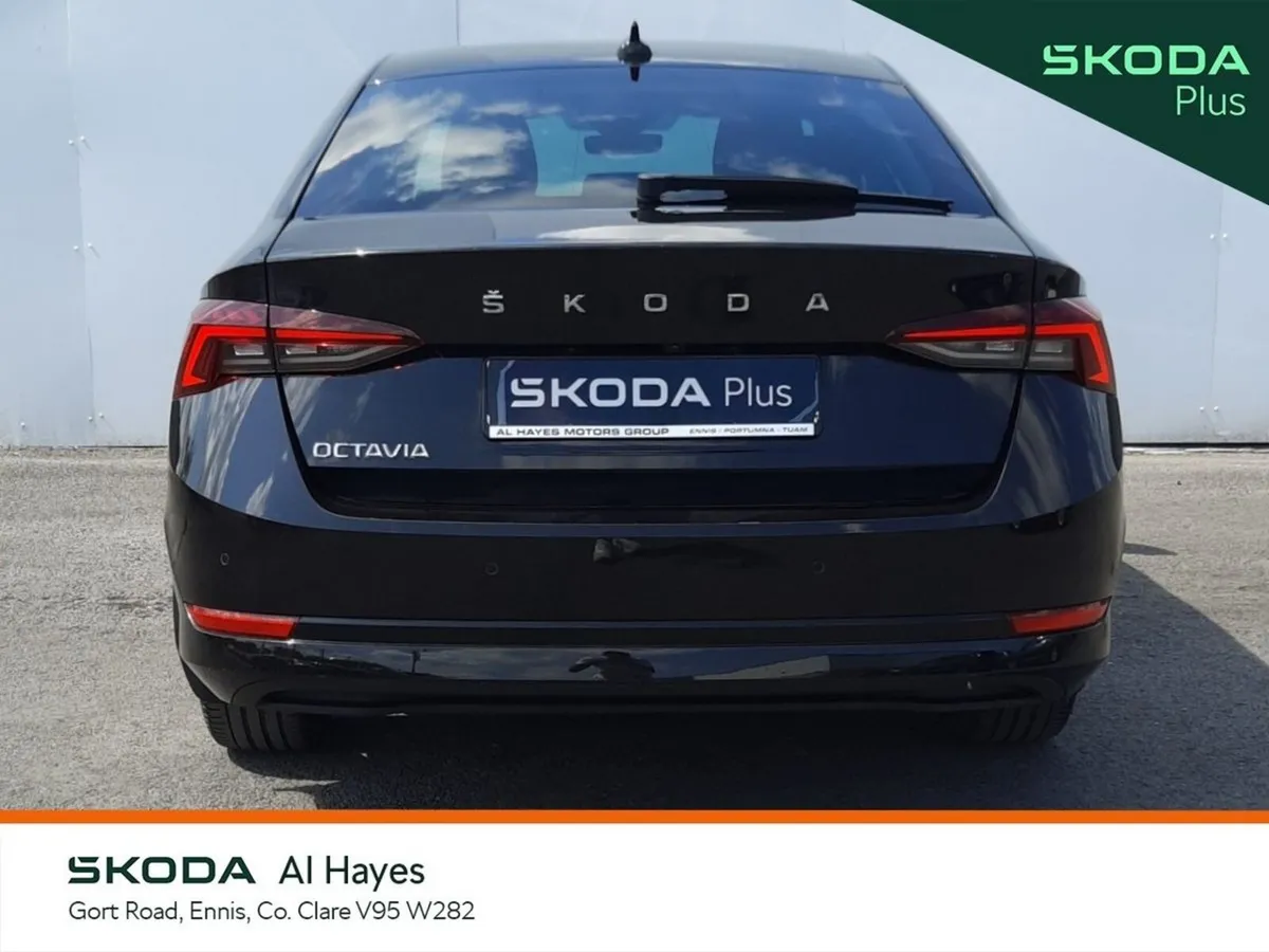 Skoda Octavia Saloon, Petrol, 2023, Black