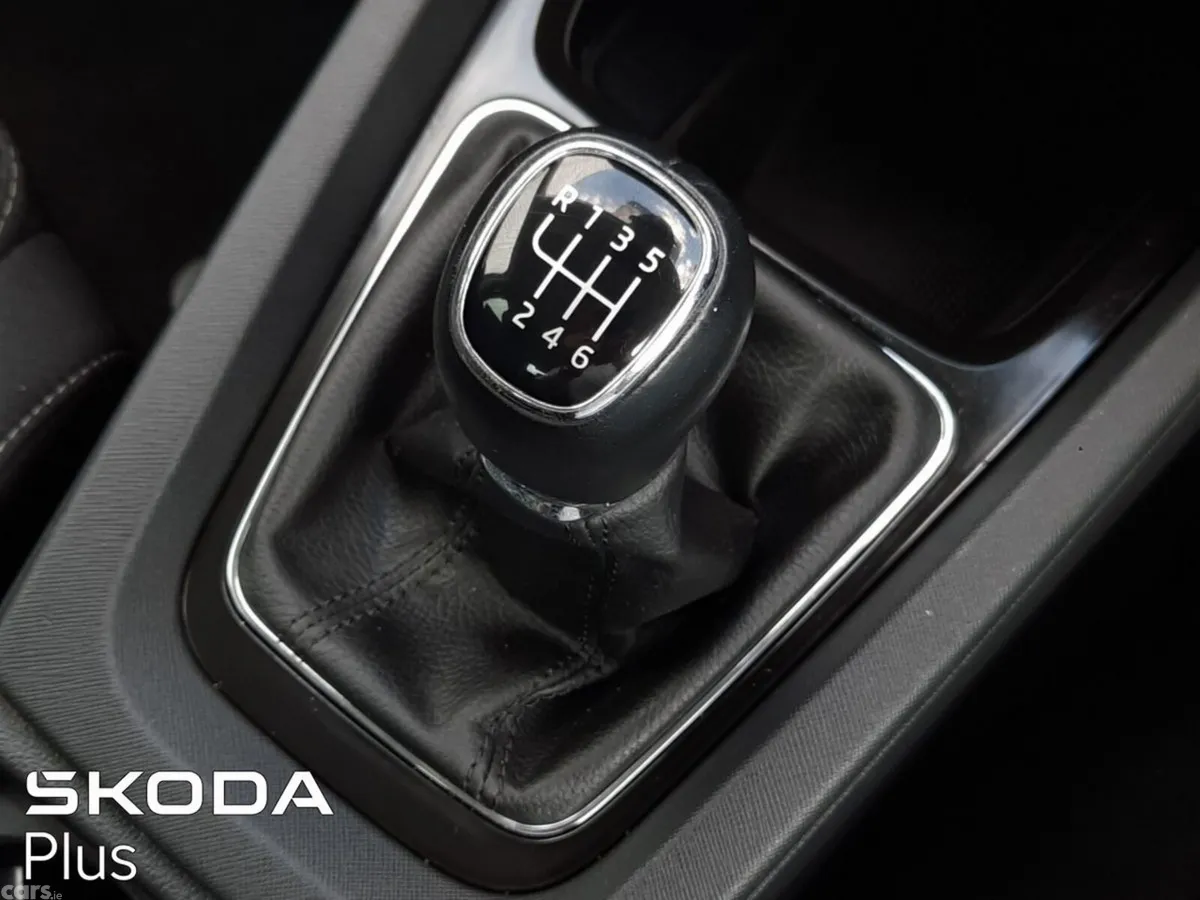 Skoda Octavia Saloon, Petrol, 2023, Black