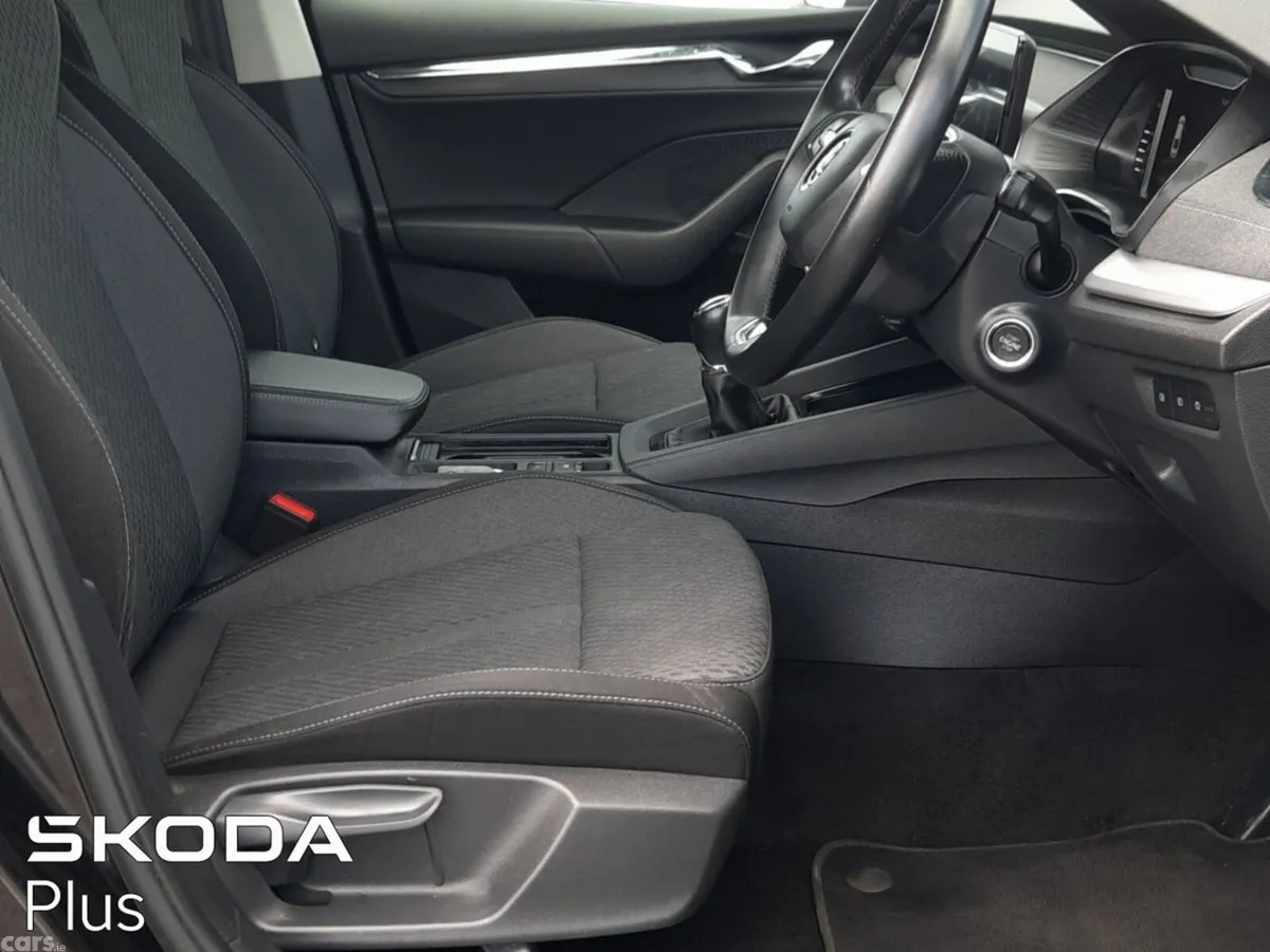 Skoda Octavia Saloon, Petrol, 2023, Black