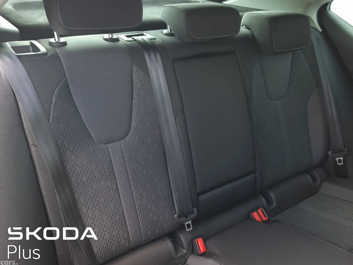 Skoda Octavia Saloon, Petrol, 2023, Black