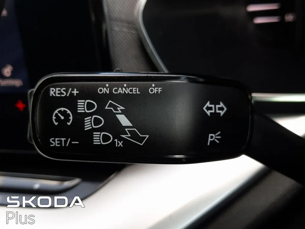 Skoda Octavia Saloon, Petrol, 2023, Black
