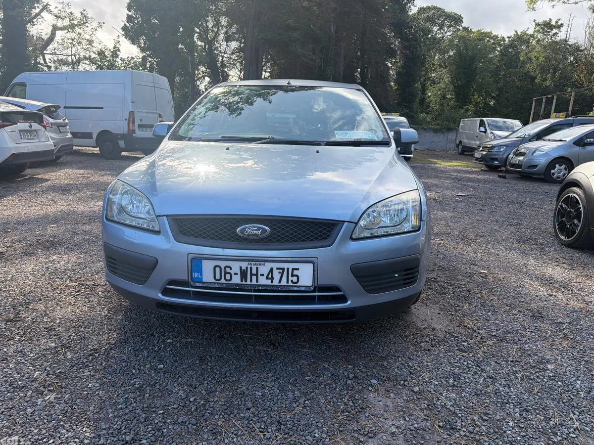 Ford Focus Hatchback, Petrol, 2006, Grey