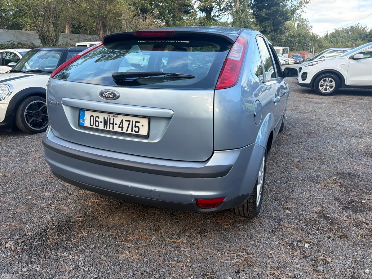 Ford Focus Hatchback, Petrol, 2006, Grey