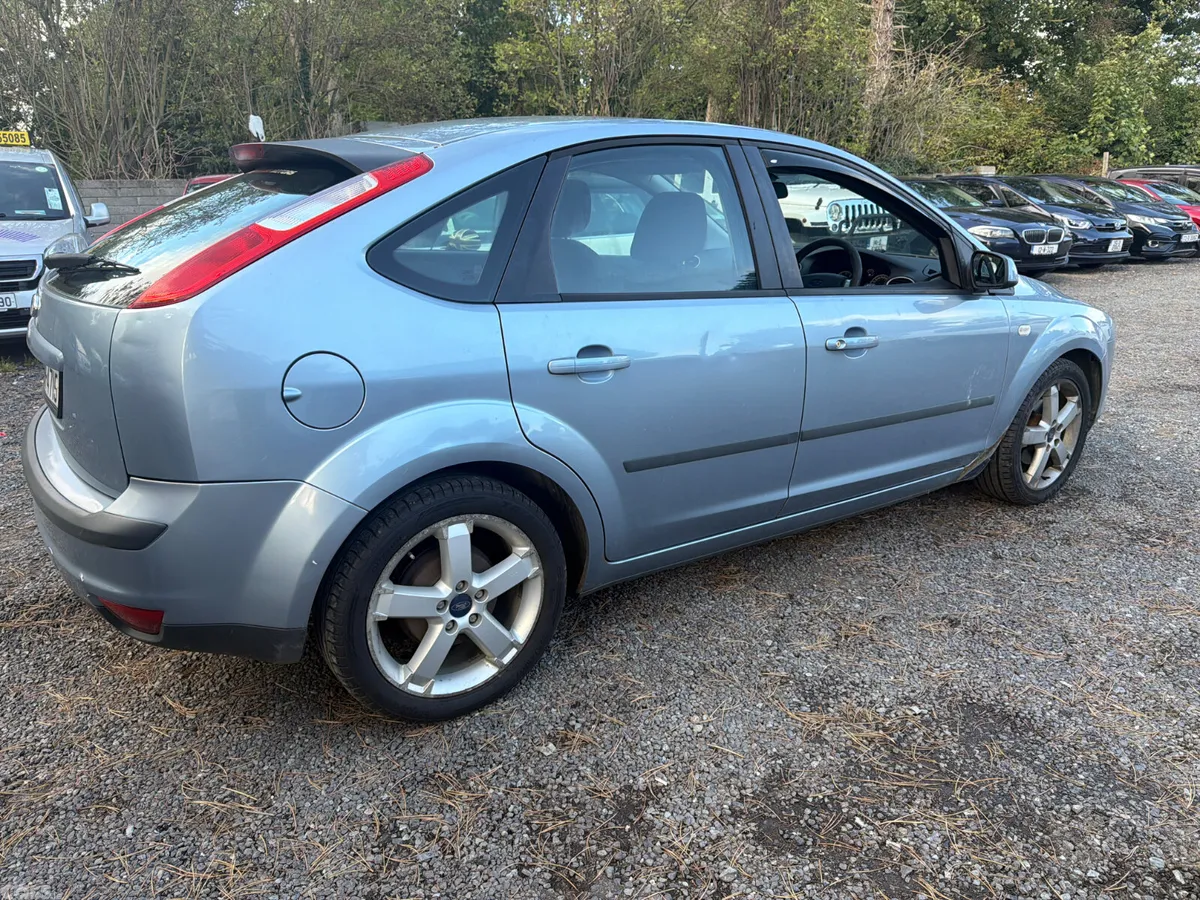 Ford Focus Hatchback, Petrol, 2006, Grey