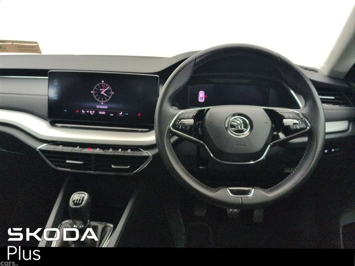 Skoda Octavia Saloon, Petrol, 2024, Black