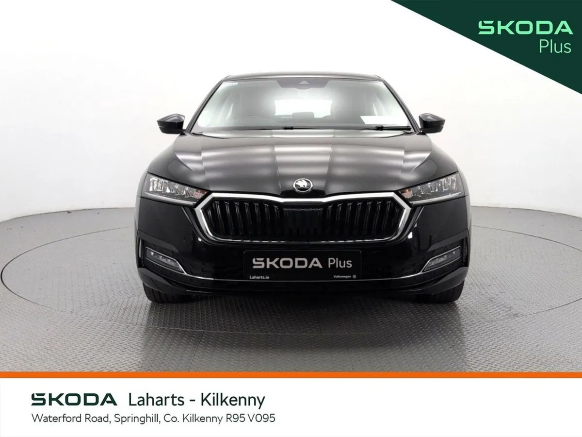 Skoda Octavia Saloon, Petrol, 2024, Black